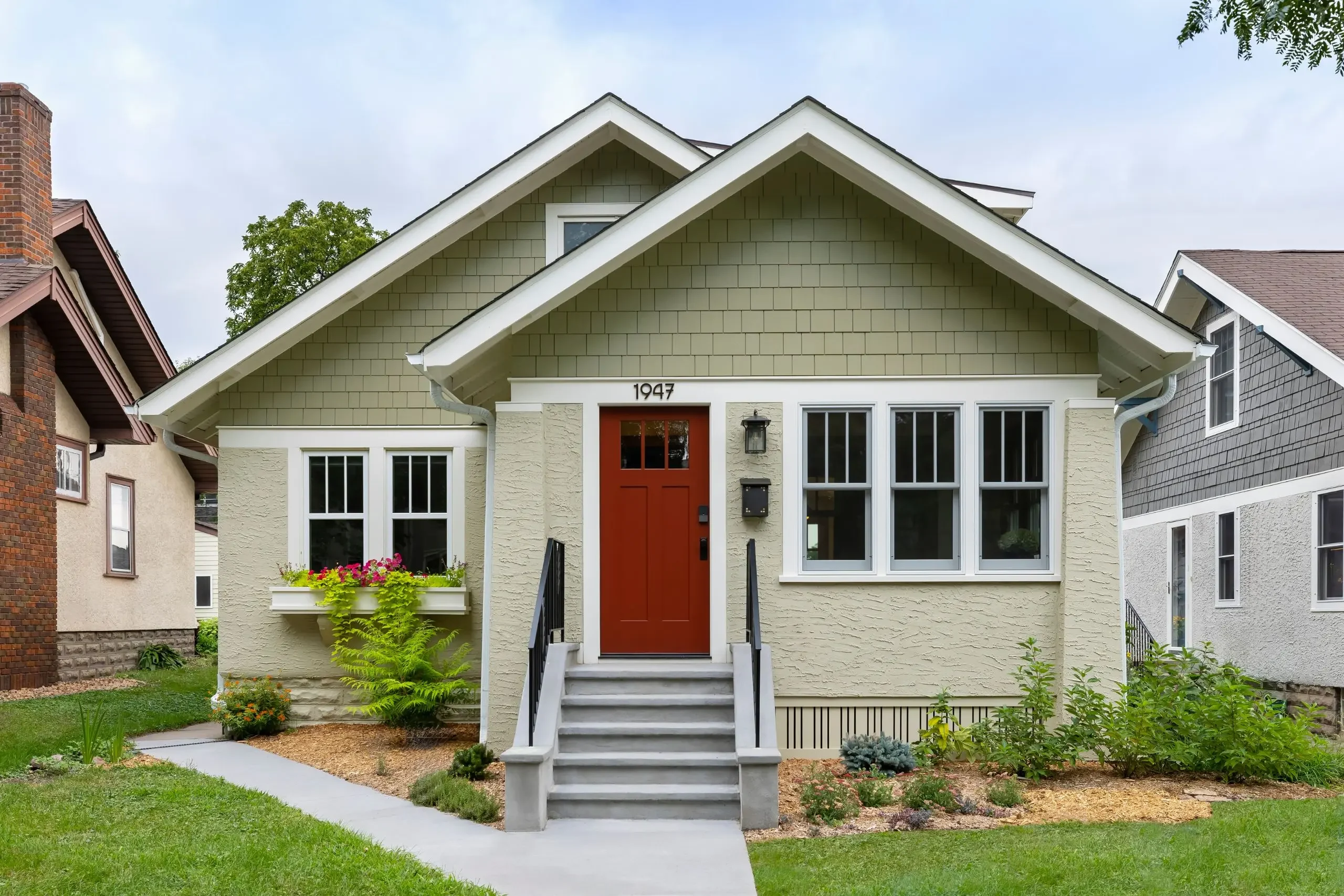 craftsman style bungalow exterior with classic finishes in st. paul